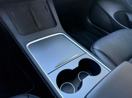 Tesla - Model 3