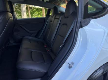Tesla - Model 3