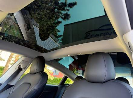 Tesla - Model 3