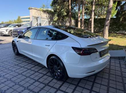 Tesla - Model 3