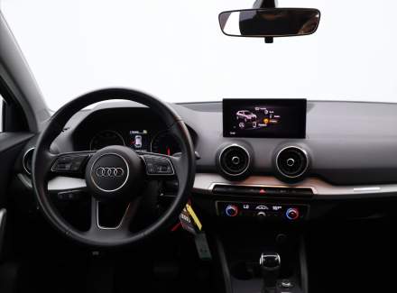 Audi - Q2
