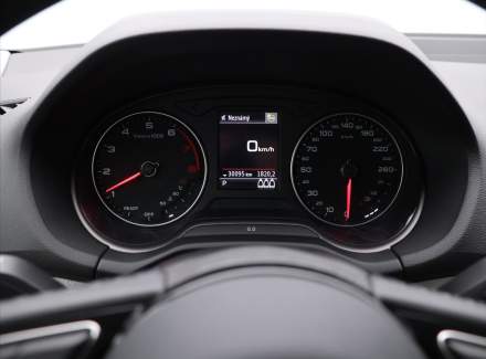 Audi - Q2