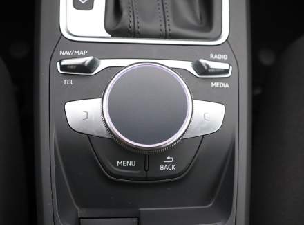 Audi - Q2
