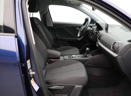 Audi - Q2