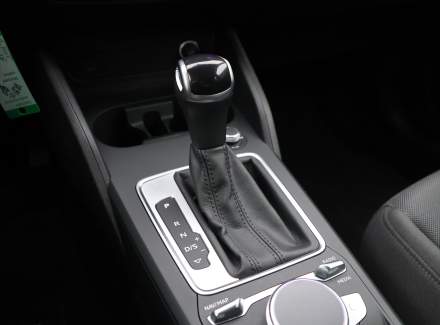 Audi - Q2