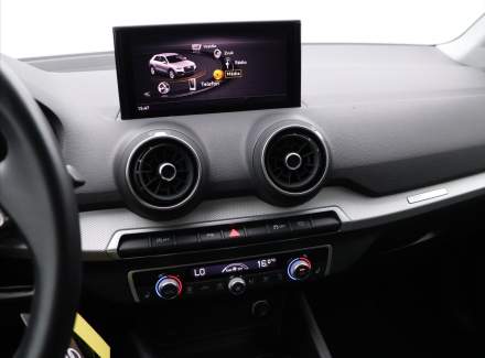 Audi - Q2