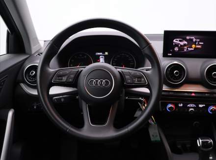 Audi - Q2