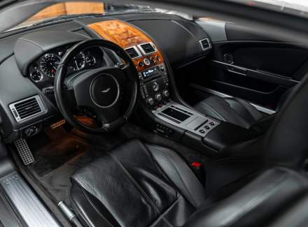 Aston Martin - DB9
