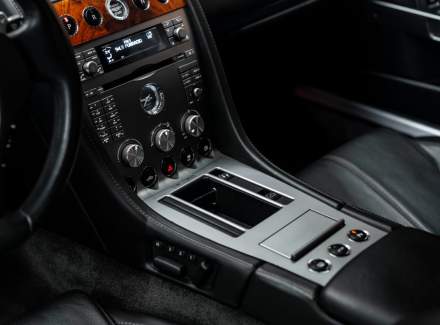 Aston Martin - DB9