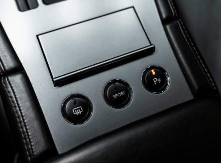 Aston Martin - DB9