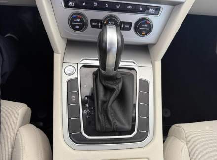 Volkswagen - Passat
