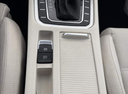 Volkswagen - Passat