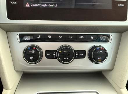 Volkswagen - Passat
