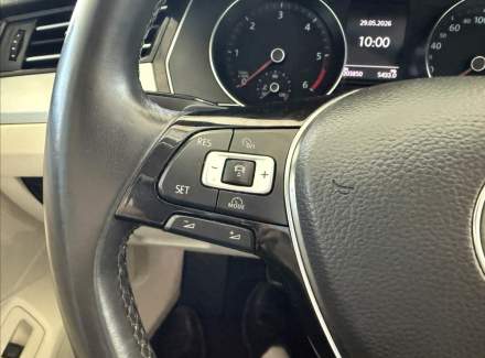 Volkswagen - Passat
