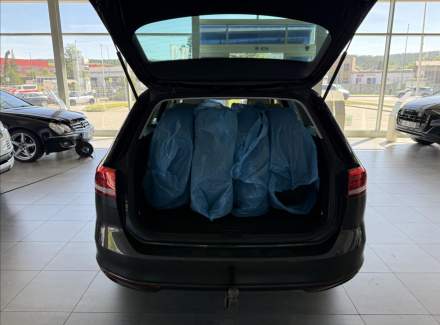 Volkswagen - Passat