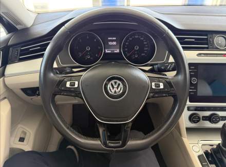 Volkswagen - Passat