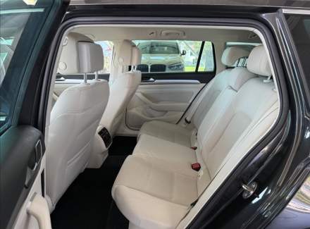 Volkswagen - Passat