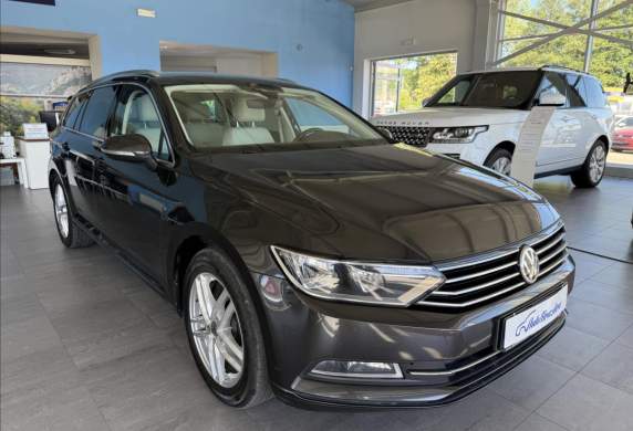 Volkswagen - Passat