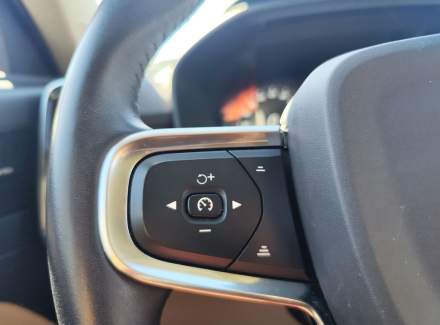 Volvo - XC40