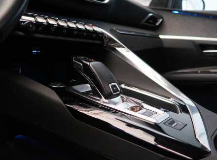 Peugeot - 3008