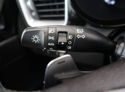 Kia - XCeed