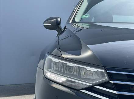 Volkswagen - Passat