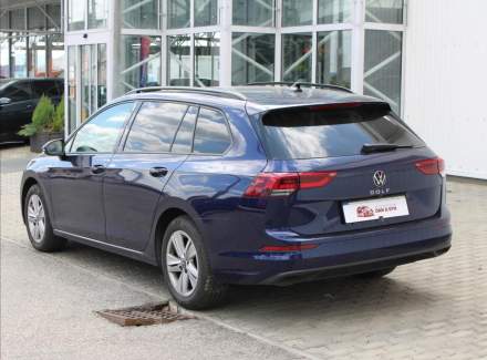 Volkswagen - Golf