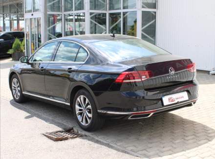 Volkswagen - Passat