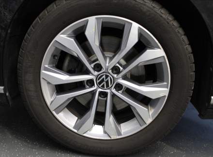 Volkswagen - Passat
