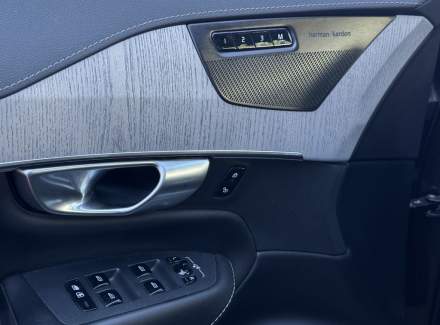 Volvo - XC90