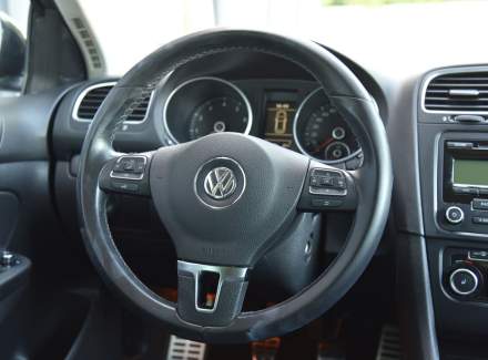Volkswagen - Golf