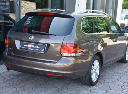 Volkswagen - Golf