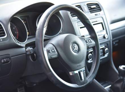 Volkswagen - Golf