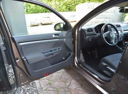 Volkswagen - Golf