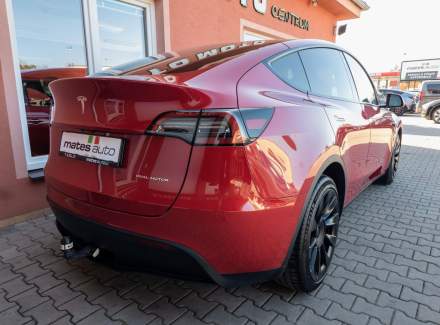 Tesla - Model Y