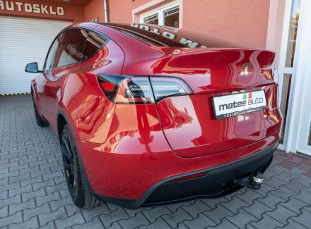 Tesla - Model Y
