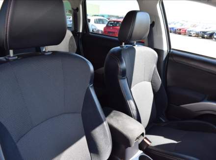 Mitsubishi - Outlander