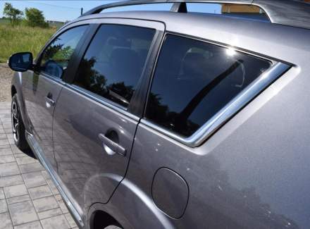 Mitsubishi - Outlander