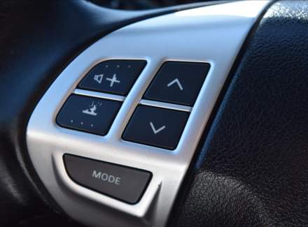 Mitsubishi - Outlander