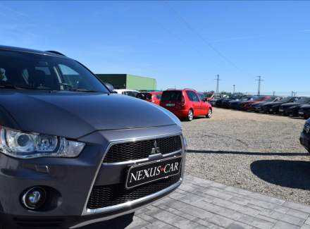 Mitsubishi - Outlander
