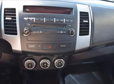 Mitsubishi - Outlander
