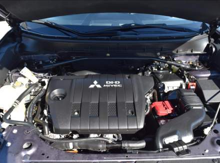 Mitsubishi - Outlander