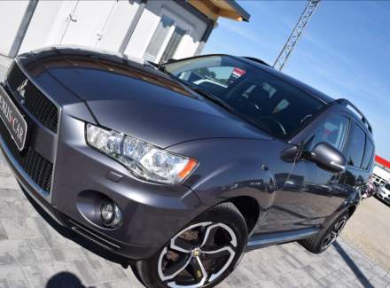 Mitsubishi - Outlander