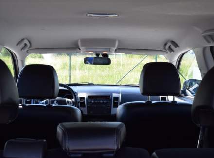 Mitsubishi - Outlander
