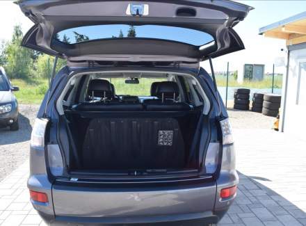 Mitsubishi - Outlander