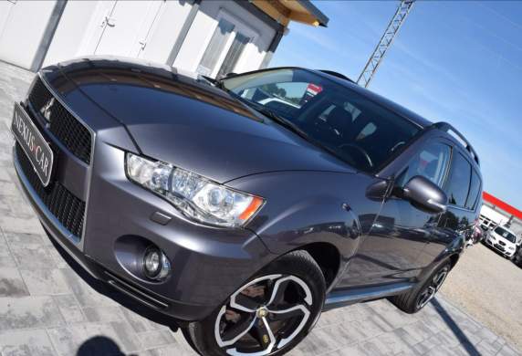 Mitsubishi - Outlander