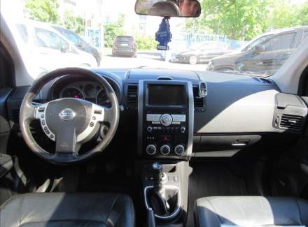 Nissan - X-Trail