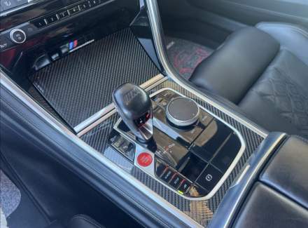 BMW - M8