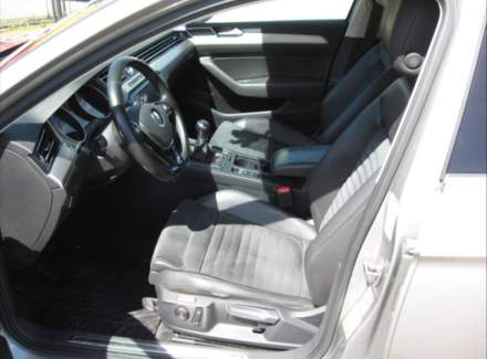 Volkswagen - Passat