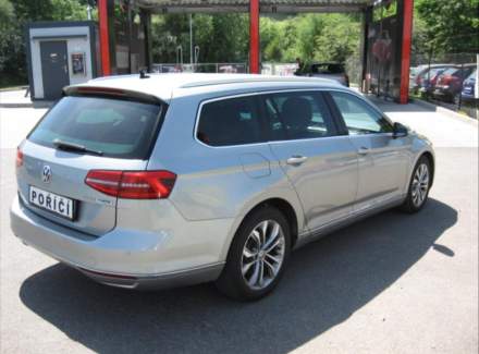 Volkswagen - Passat